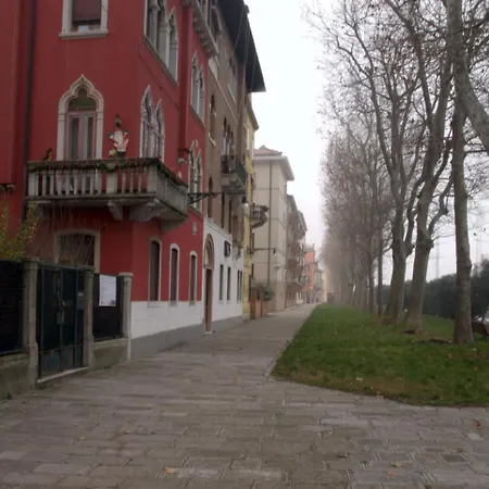 Spaziosa A Sant'elena Biennale アパート