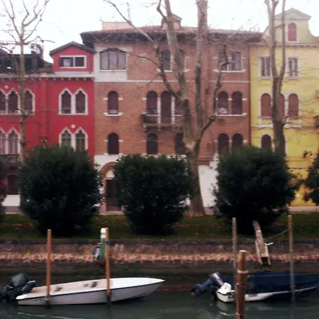 Spaziosa A Sant'elena Biennale * ヴェネツィア